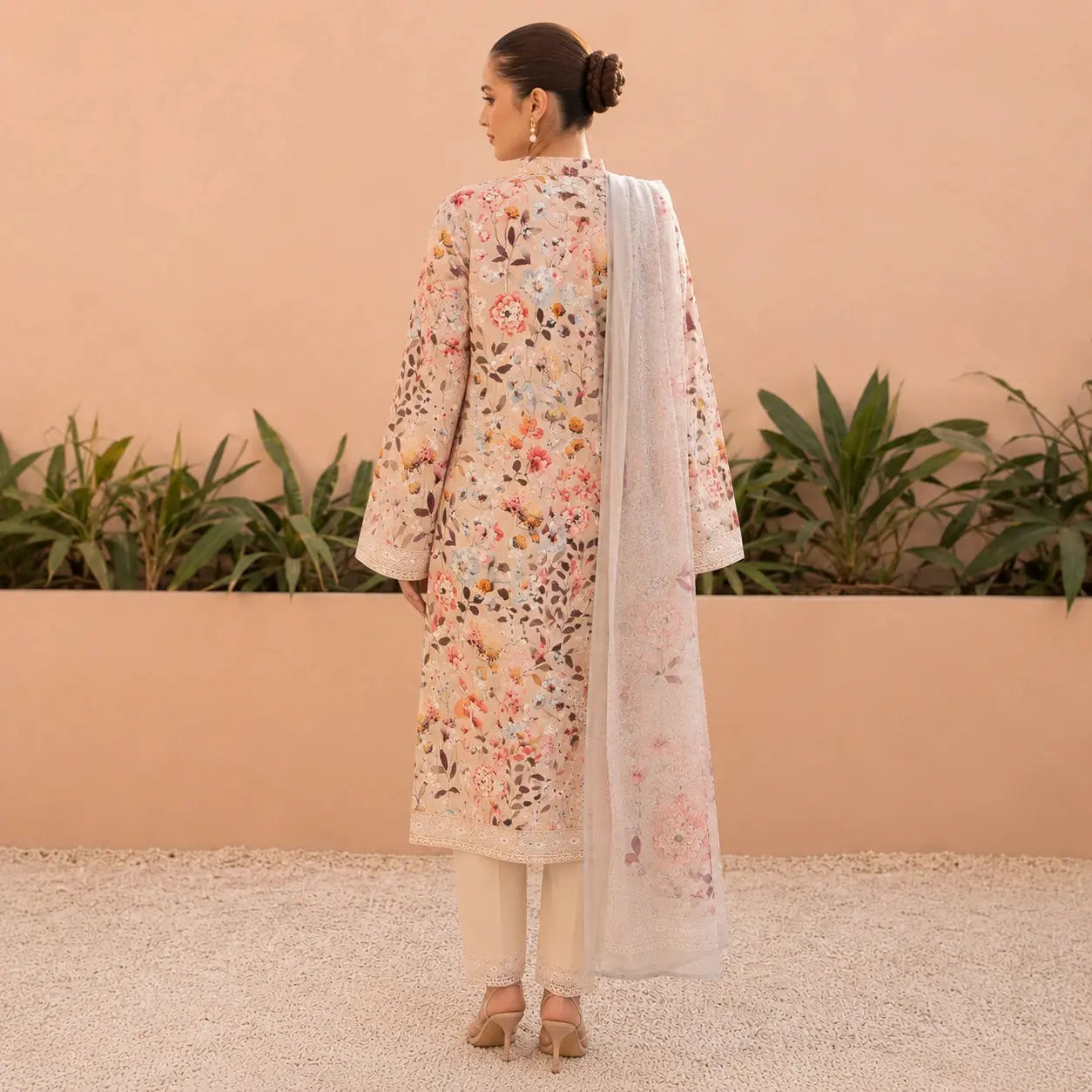 Luxury Digital Printed Embroidered 3 Piece Lawn Suit - Floral Blue ZeeRosh13